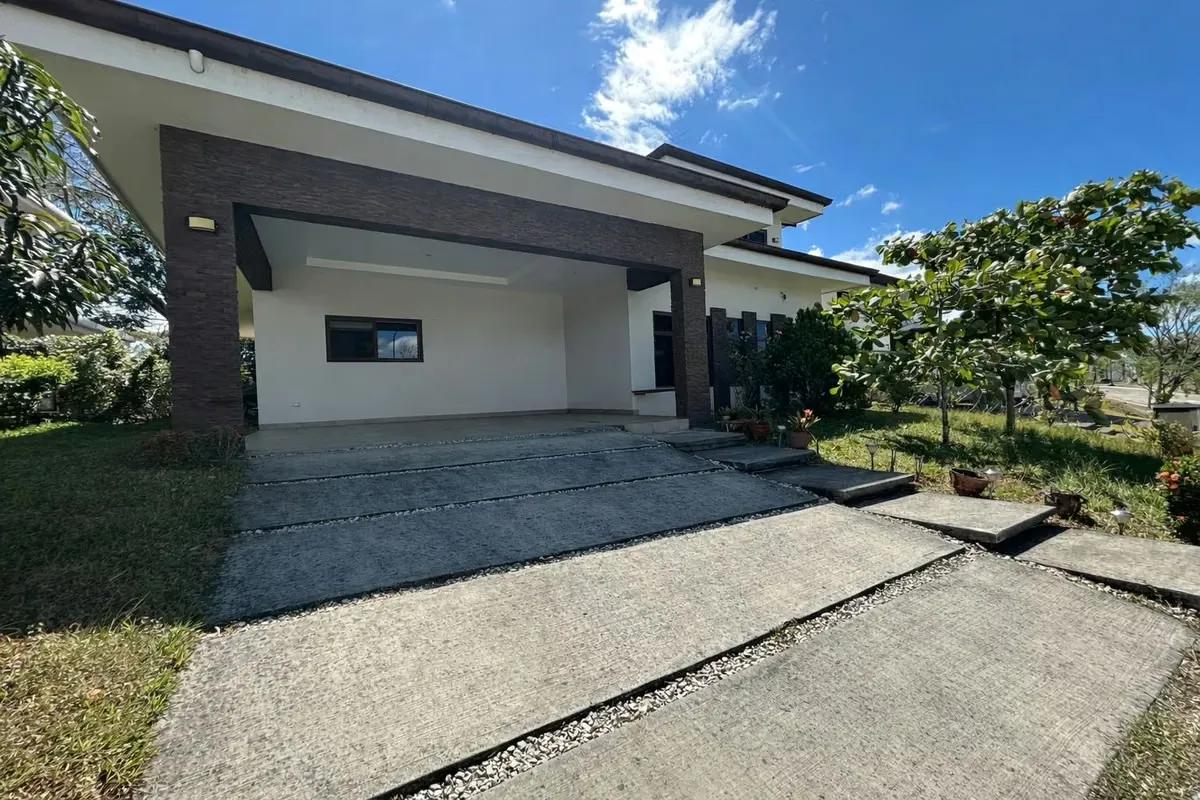 SE ALQUILA LINDA CASA EN HACIENDA ESPINAL - SAN RAFAEL - ALAJUELA