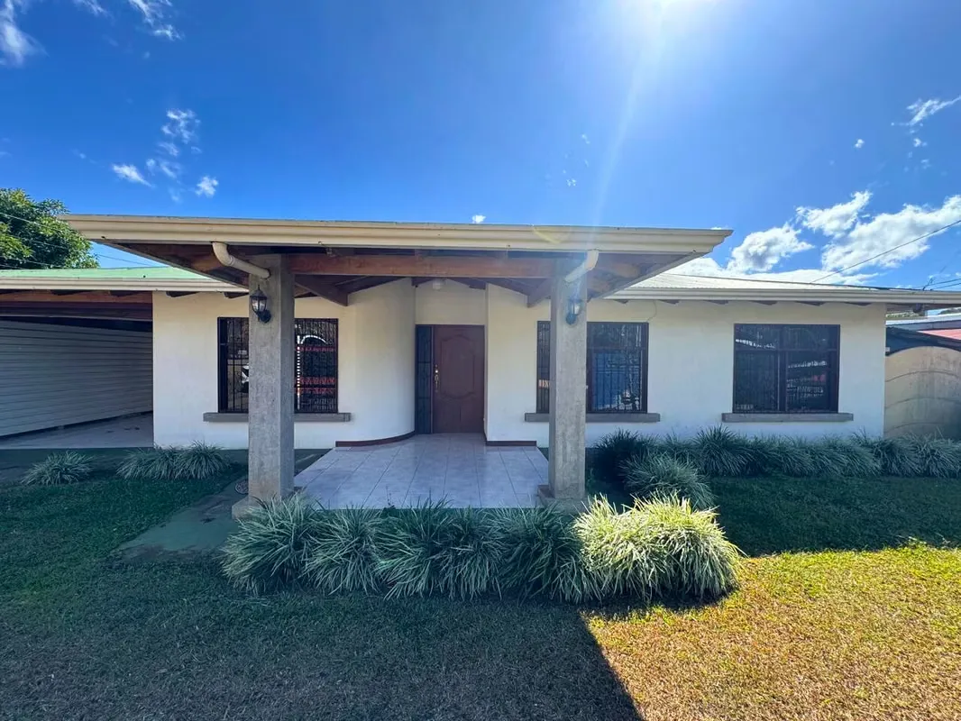 Casa en venta en Palmares con apartamento y lote de 1.334 m²