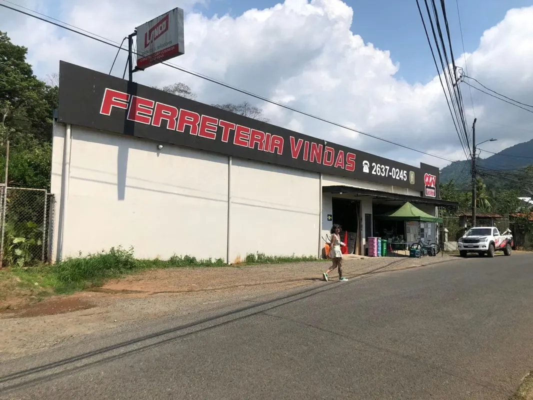 Vendo o Cambio Local Comercial  grande centro Quebrada Ganado