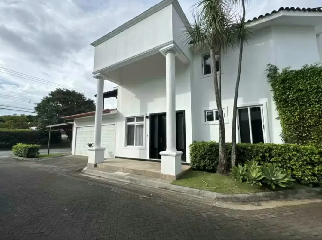 SANTA ANA LINDORA CASA EN VALLE DEL SOL AMPLIO JARDIN