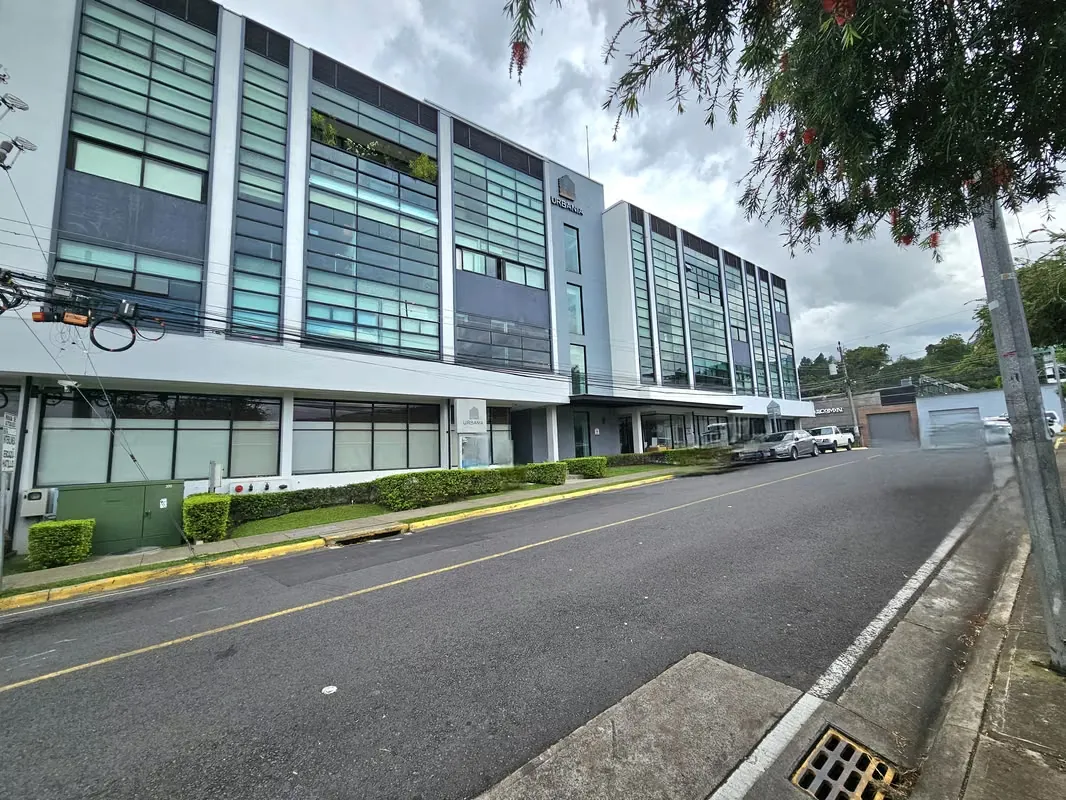 Amplias oficinas en el Centro de San Rafael de Escazú, San José
