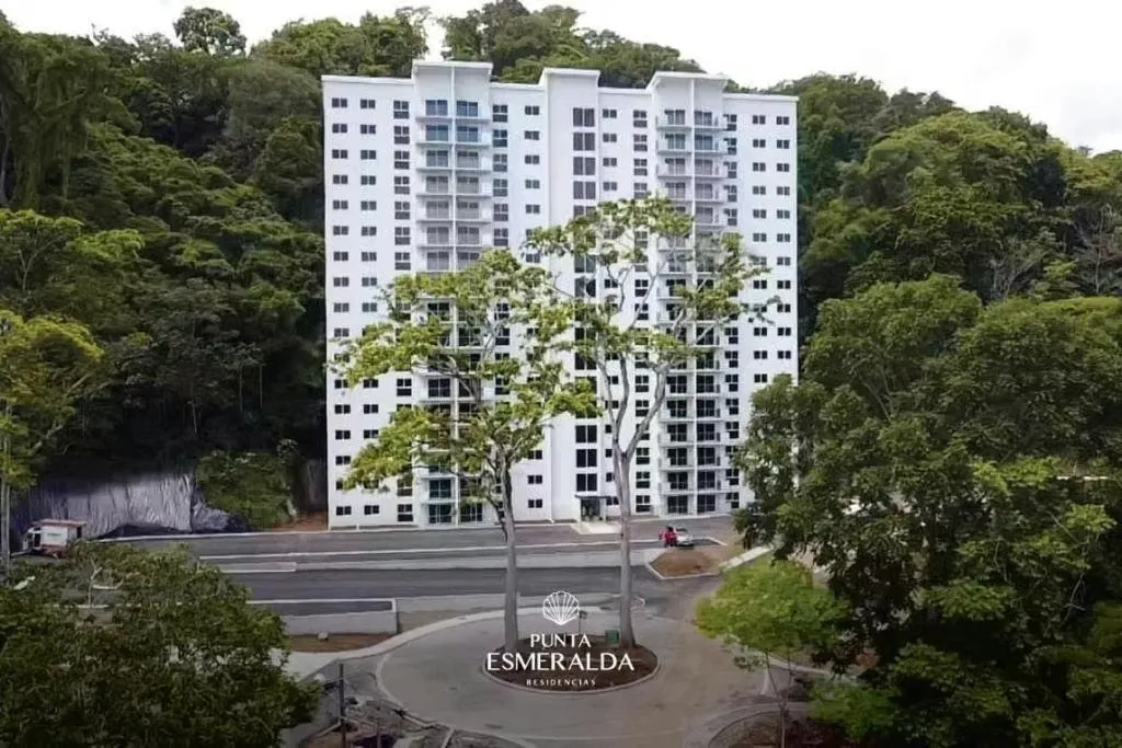 Venta apto con vista al bosque, Punta Esmeralda, Garabito. (MV)