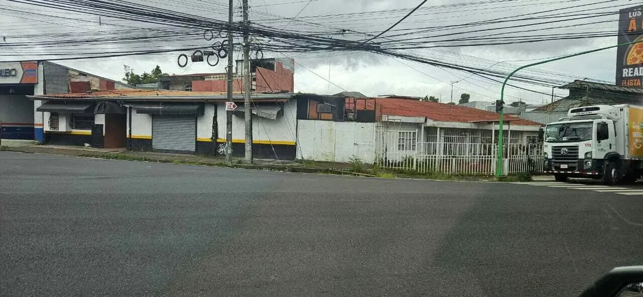 Venta de lote comercial con 781 m2 en San Vicente Moravia