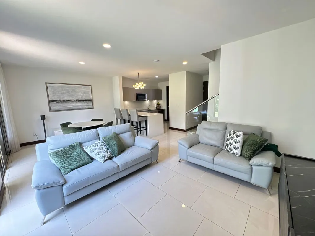 Venta de Casa, Condominio Escazú, San Antonio.