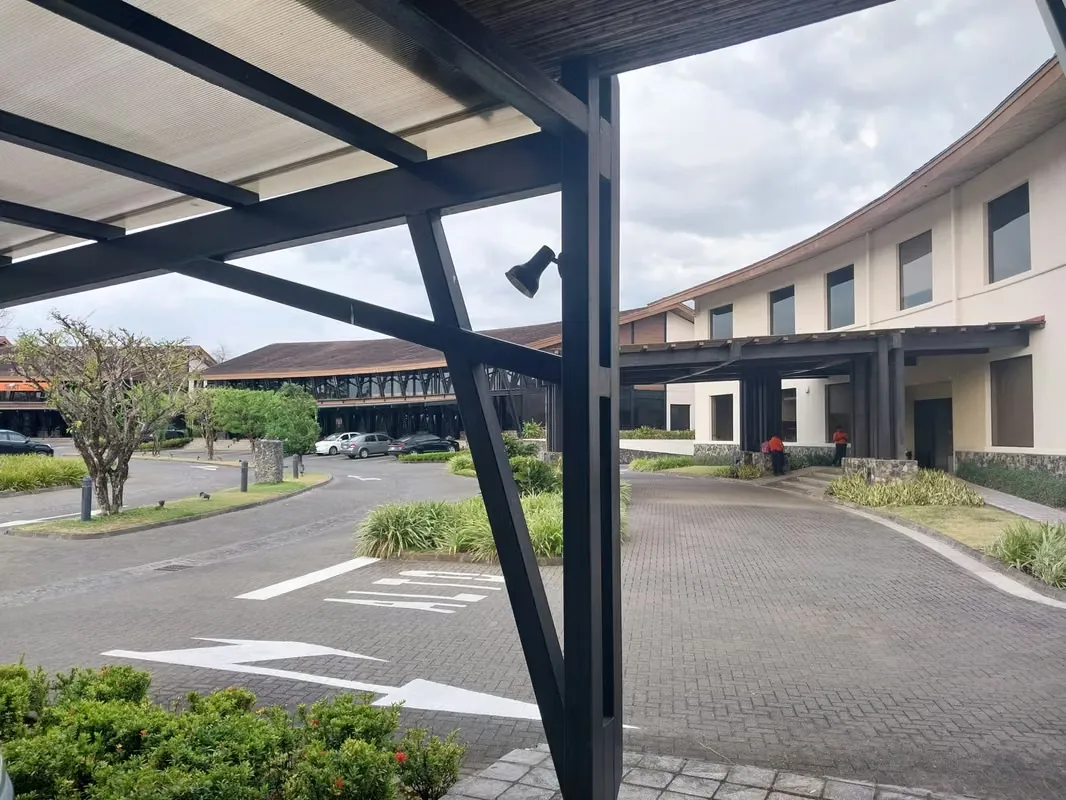 L6: Local comercial de 240m2 en Plaza comercial Liberia
