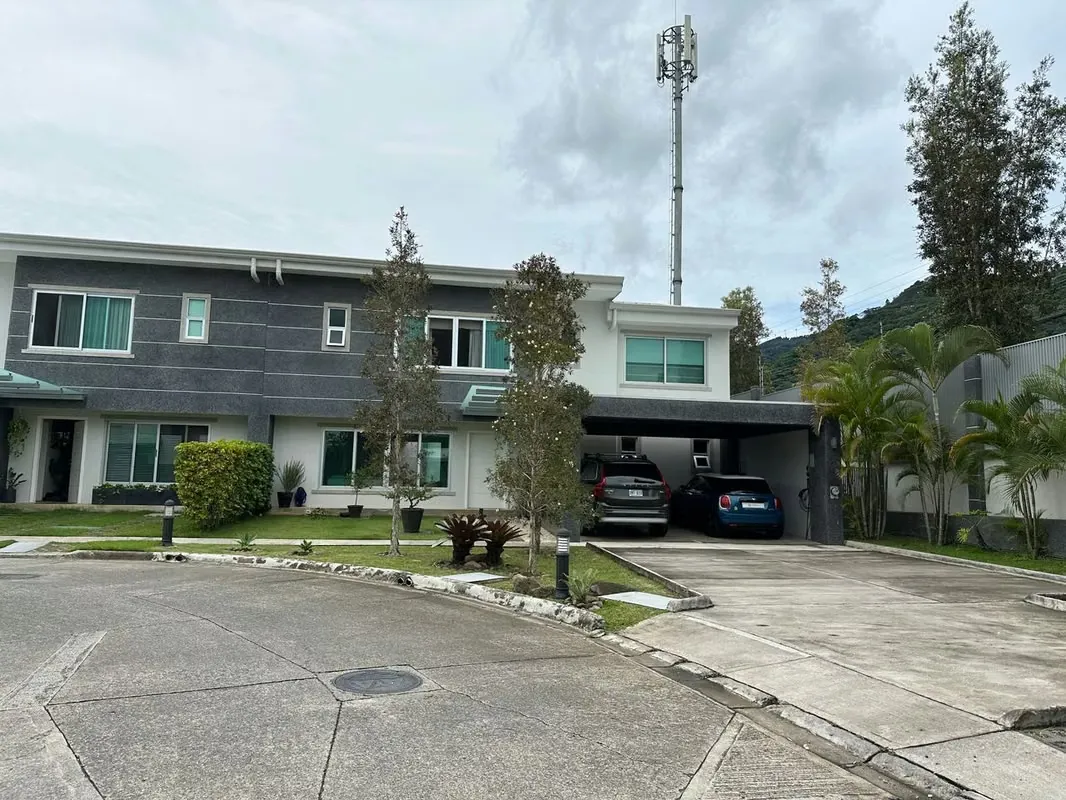 VENTA DE CASA MODERNA EN HACIENDA BARCELONA