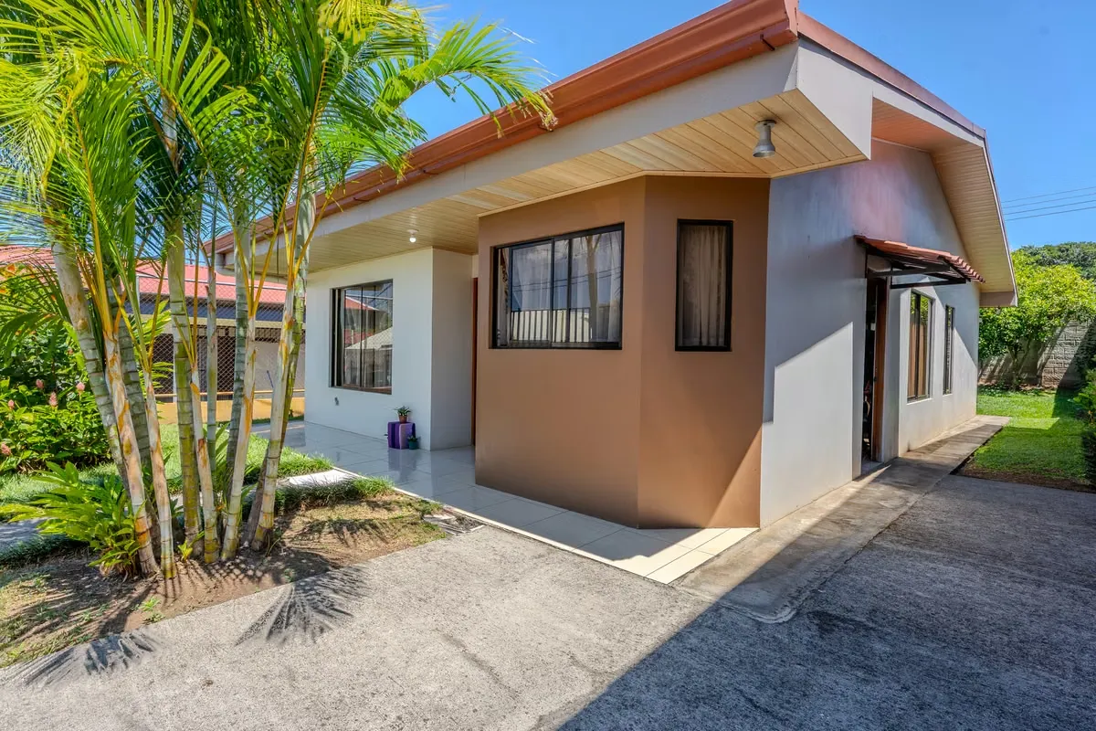 Charming house for sale Sarchi Costa Rica
