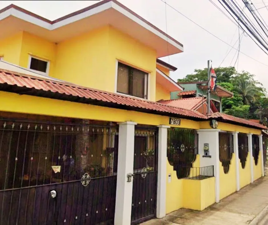 ¡OPORTUNIDAD  DE INVERSIÓN Y VIDA! CASA Y DOS APARTAMENTOS DE USO MIXTO EN SAN RAFAEL DE ALAJUELA