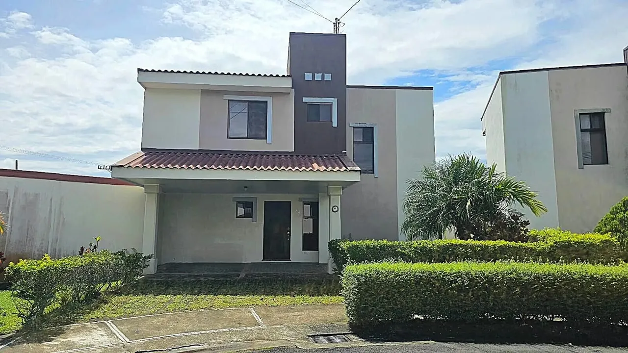 OPORTUNIDAD ÚNICA EN CONDOMINIO EN MORAVIA