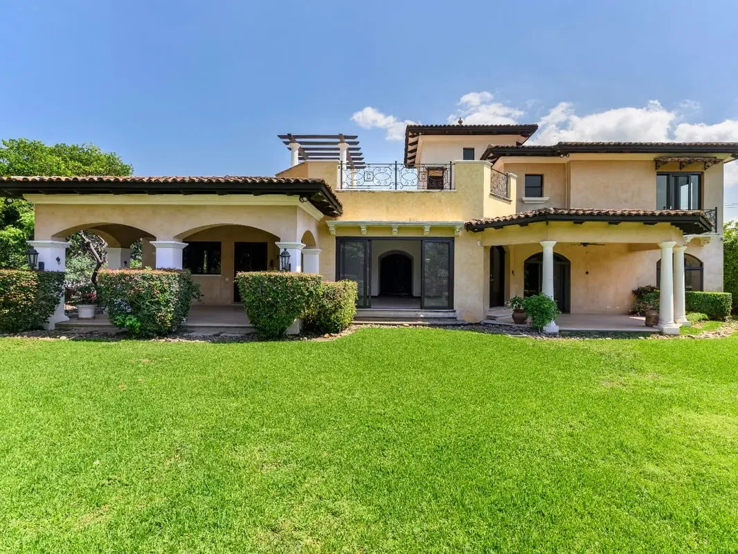 VENTA DE CASA EN VALLE DEL SOL*