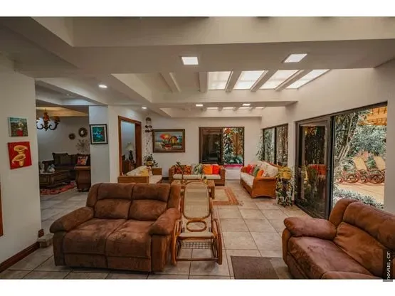 Altamonte Curridabat. Casa de 5 habiciones y mini apartamento