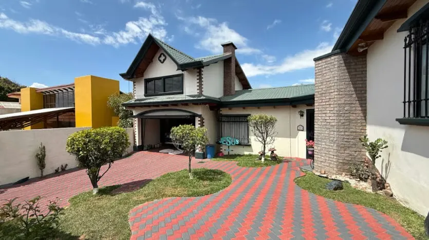 Beautiful Home for Sale in a Quiet and Secure Residential Area in Coronado