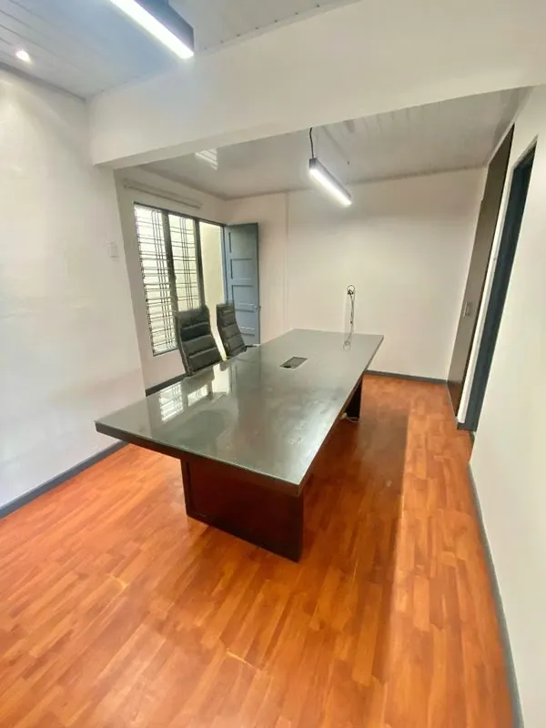 Acogedora Casa para oficinas en alquiler