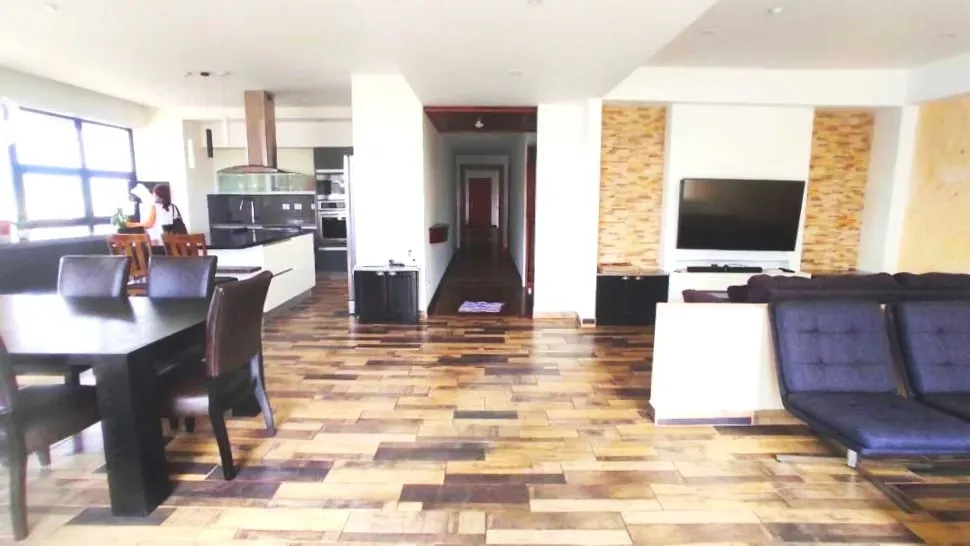 Exclusivo apartamento de 4 habitaciones en ubicación privilegiada — Amplios espacios y privacidad