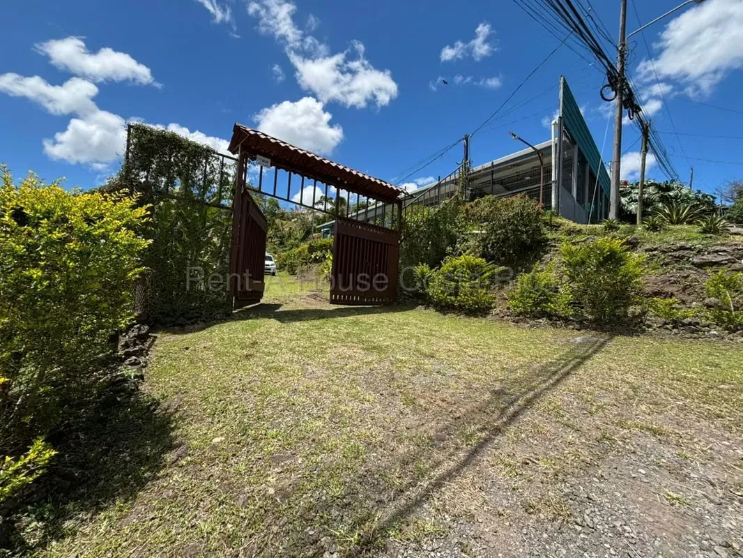 Quinta en Cervantes de Cartago | 3 hab | naturaleza y potencial de inversión