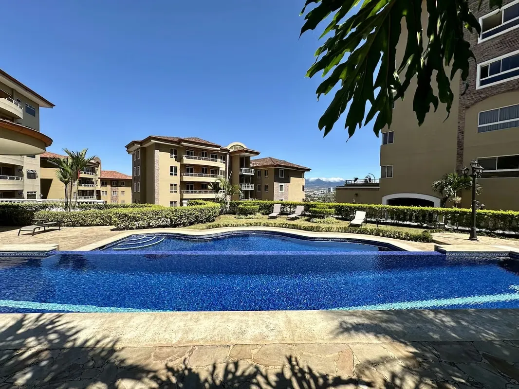 Apartamento amueblado en alquiler, Escazú, Trejos Montealegre.