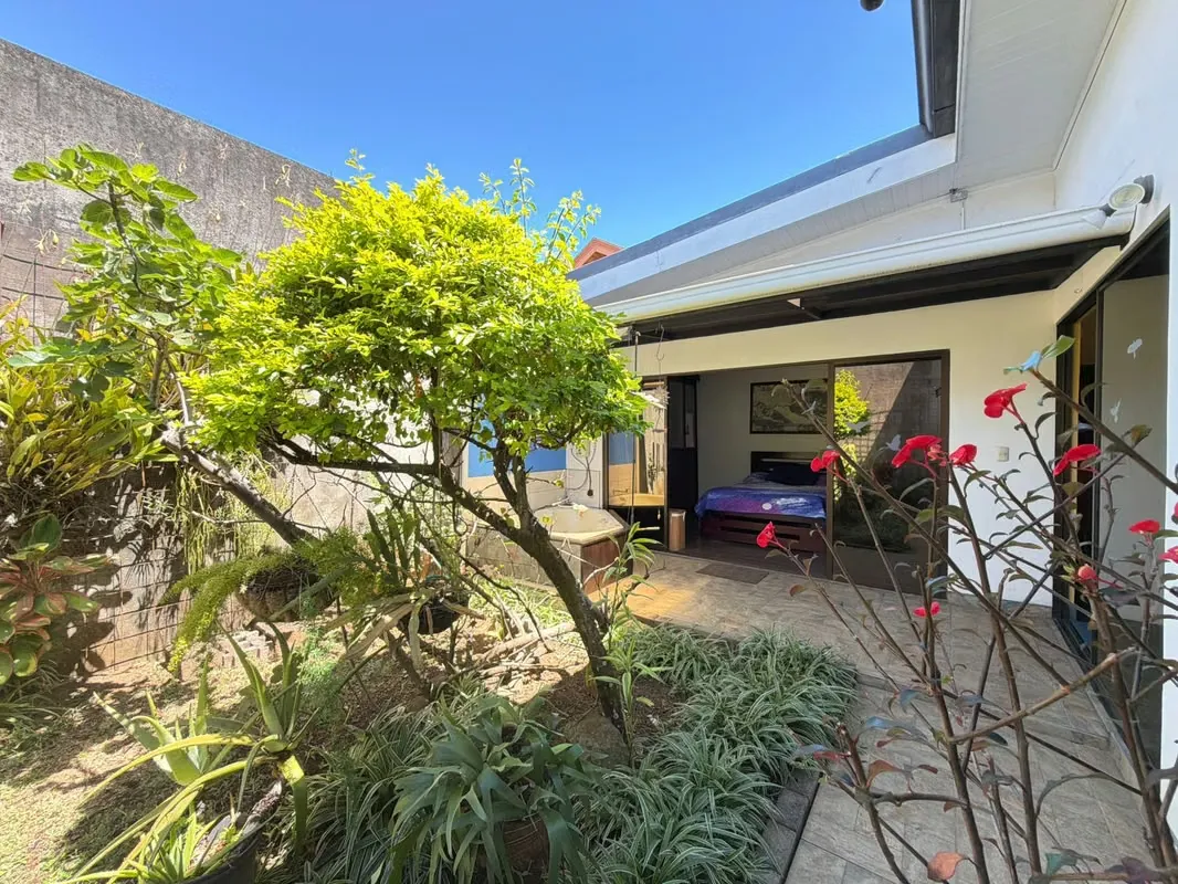 Casa en Venta de Una Planta en Residencial con Seguridad.