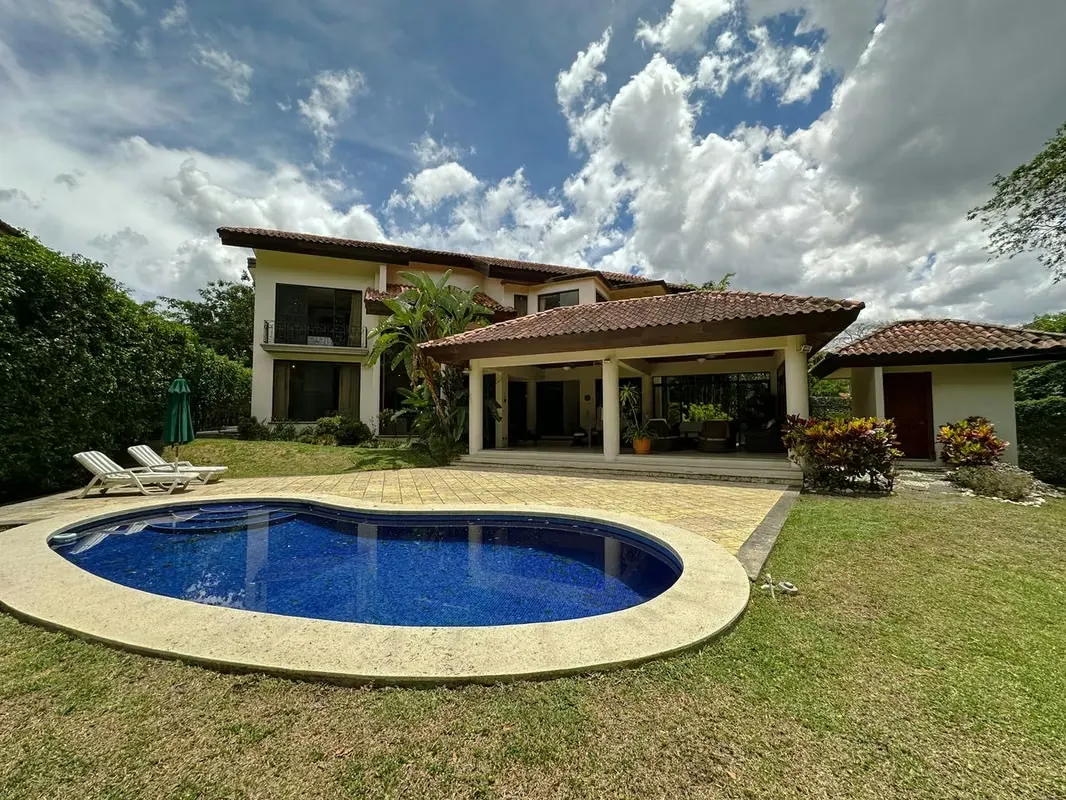 VENTA DE CASA EN VALLE DEL SOL