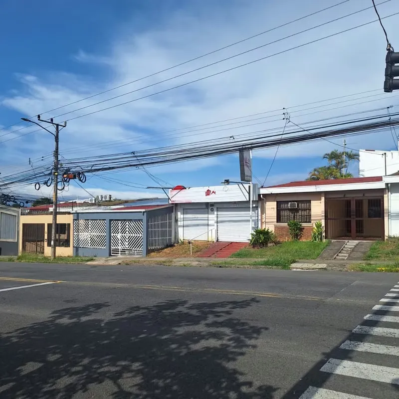 Alquiler Local Comercial Estratégico en Rohrmoser (IVA incluido)