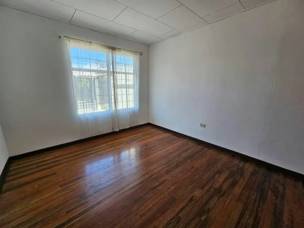 Alquilo casa independiente en El Alto de Guadalupe