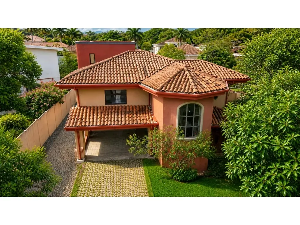 SE VENDE CASA EN CONDOMINIO BOUTIQUE, LINDORA, SANTA ANA