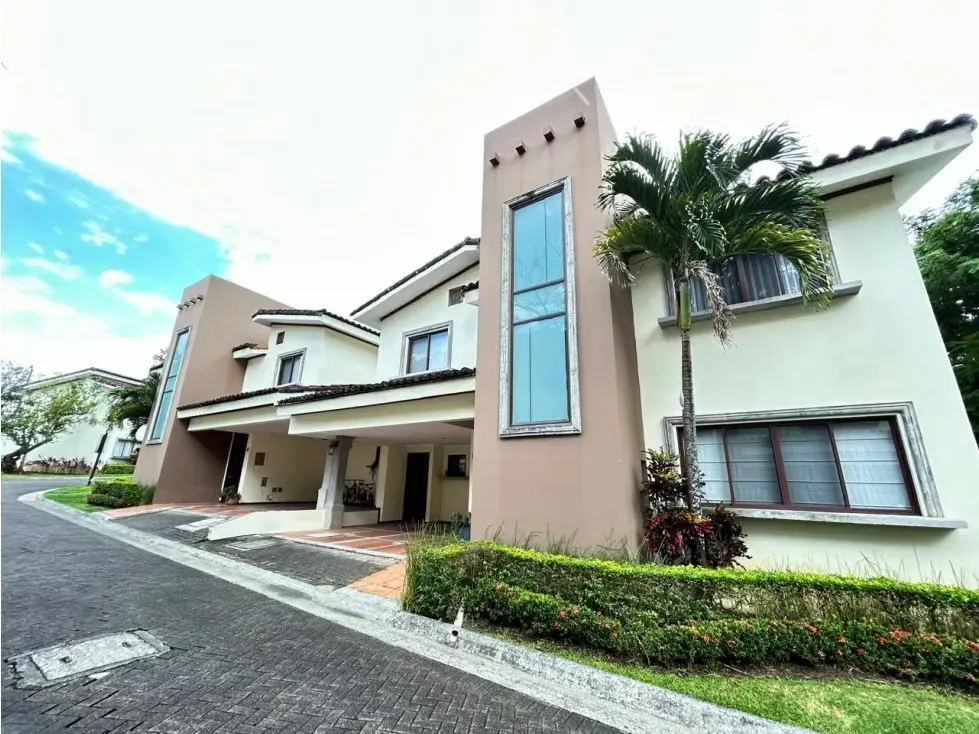 Casa en venta en Condominio Alicantos, Ciudad Colón