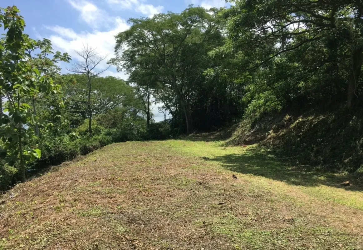 Con una conveniente localización entre San José y el Pacífico, usted puede vivir placenteramente en un lugar ...
