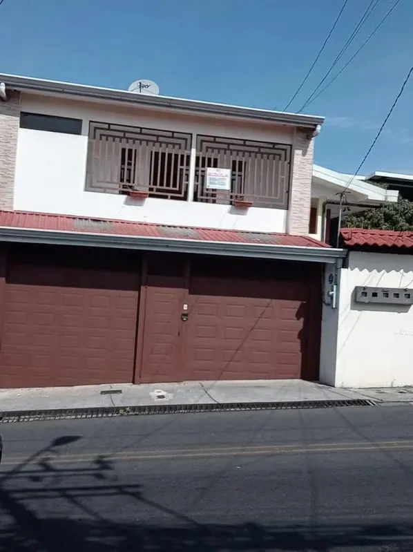 Alquila o se vende casa independiente con uso suelo comercial y RECIDENCIAL sabana Sur por el am pm