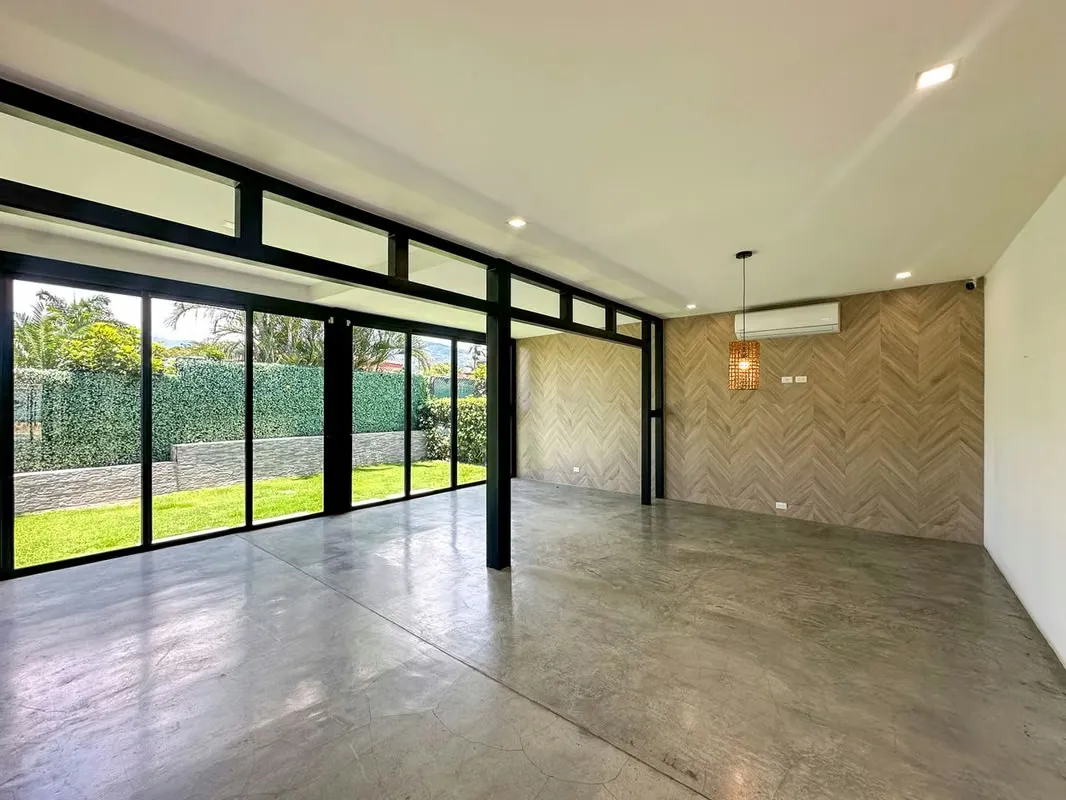 VENTA DE CASA EN VALLE DEL SOL DE UN NIVEL