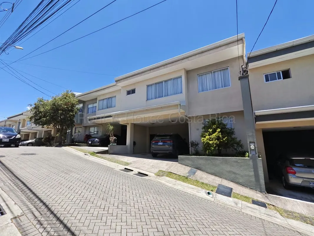  VENTA de Casa en Condominio en San Vicente de Moravia con Patio Privado y Excelente Ubicación