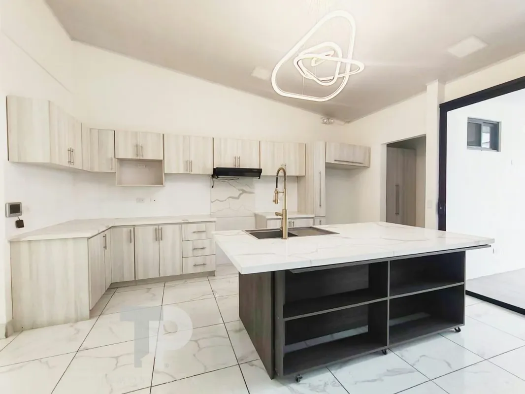CASA EN VENTA EN SAN JOAQUÍN DE FLORES HEREDIA UBICACIÓN PRIVILEGIADA ZSP23