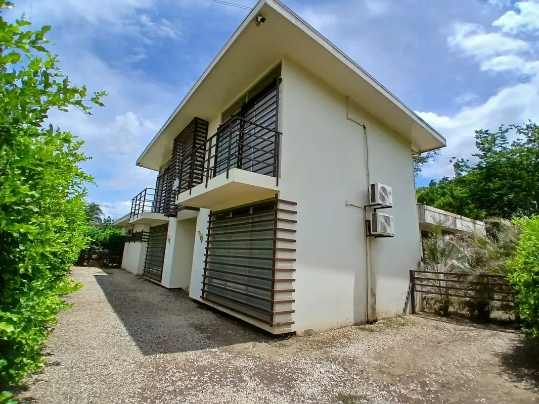 Imagine vivir o invertir en una propiedad que reúne amplitud, comodidad y una excelente ubicación en Tamarindo, Guanacaste.