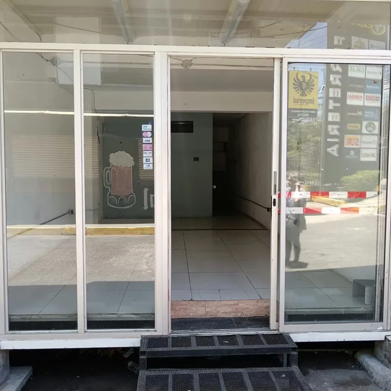 Commercial space 35 m2 with possibility to expand the area.