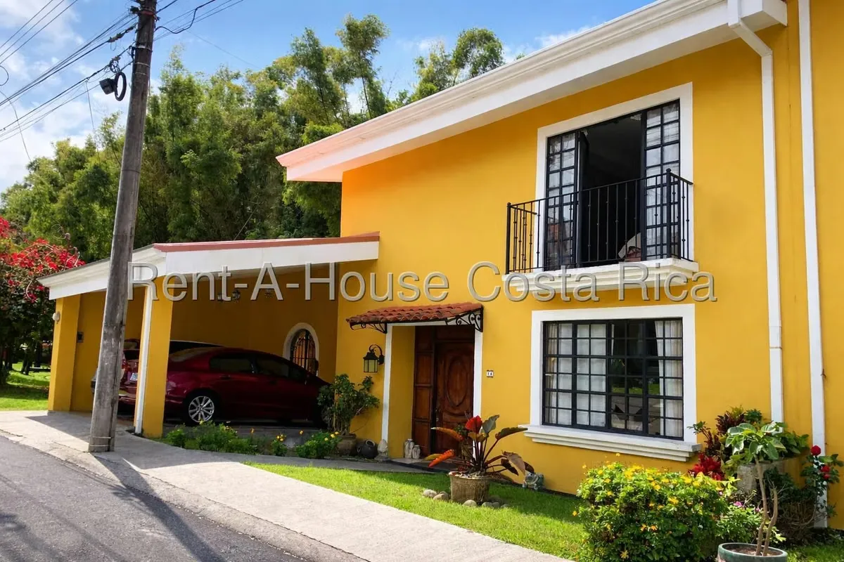 Discover the perfect balance between elegance, comfort and privileged location in this spectacular residence located in Coronado. With a large lot of 407 ...