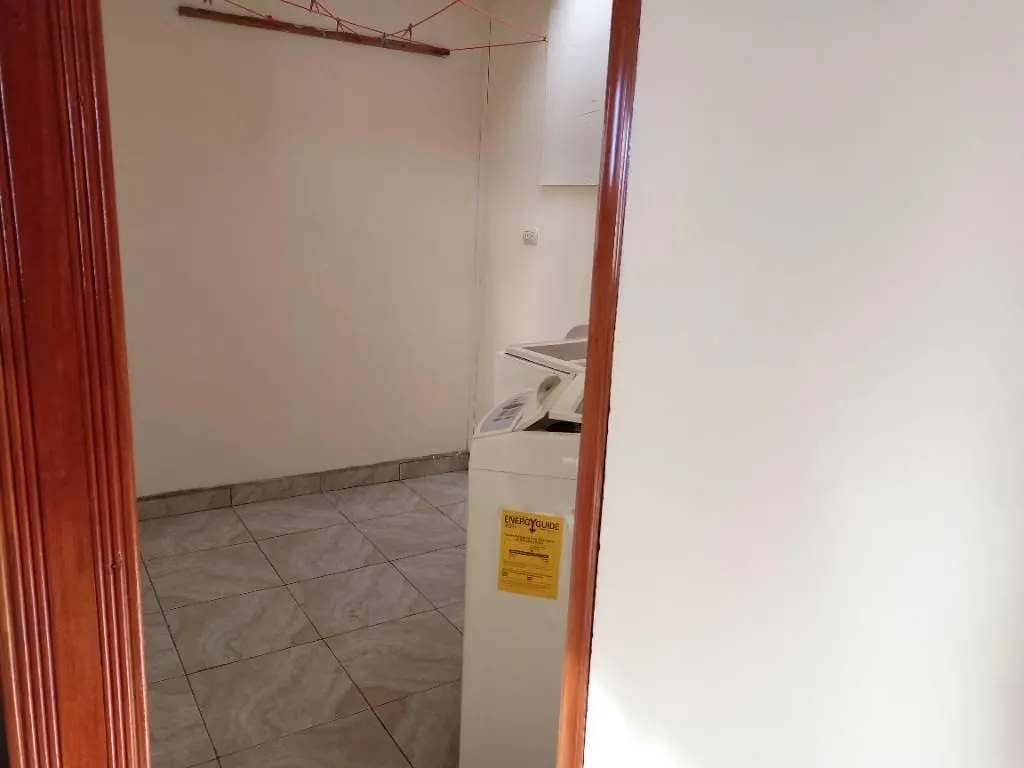 Secrt es un moderno y vibrante proyecto inspirado en Alicia en el País de las Maravillas. cuenta con ...
