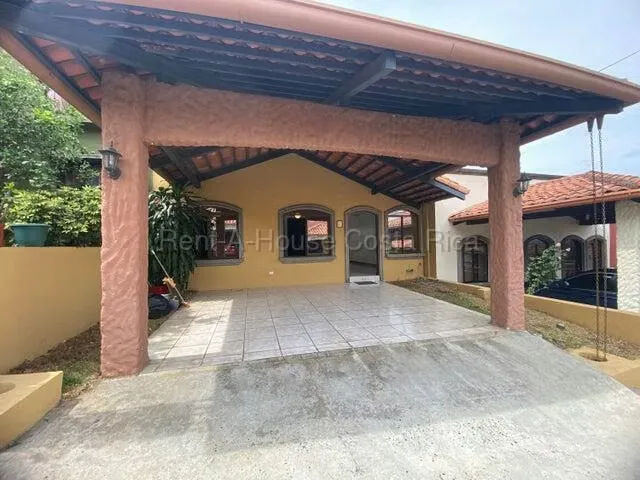I.G Se alquila casa espaciosa con excelente ubicacion en Heredia