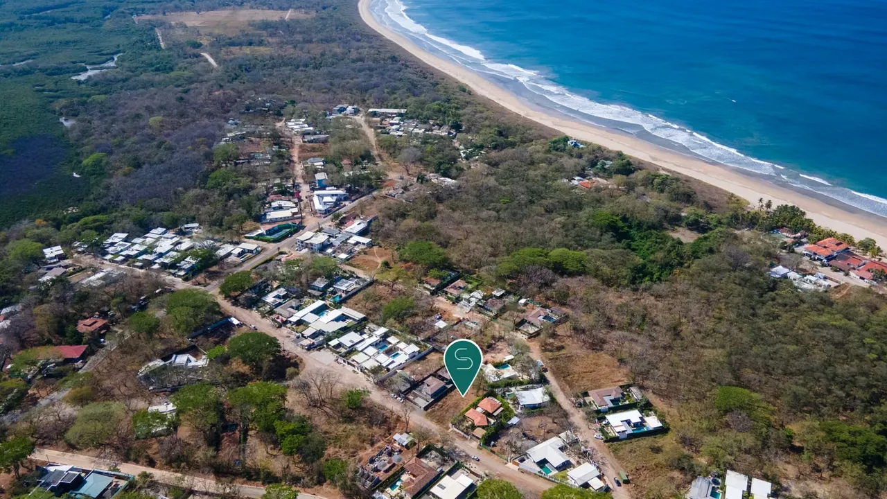 Lot in Playa Grande Estates with watter letter