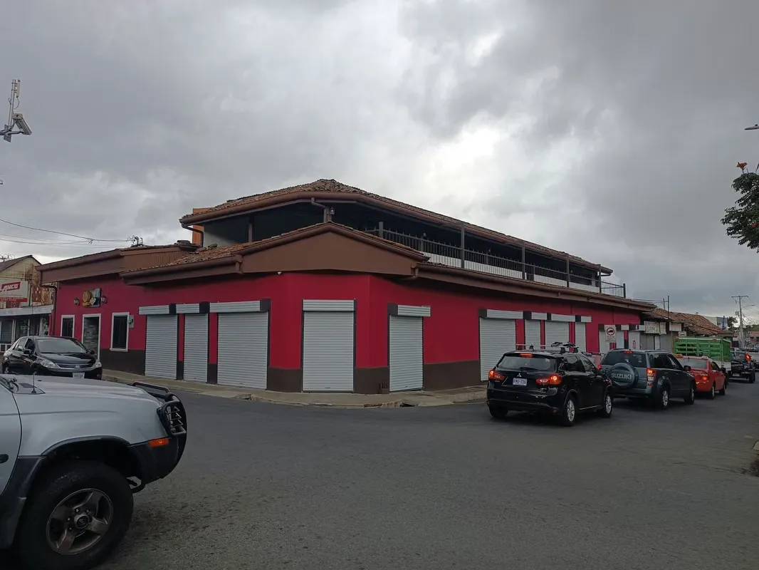 BARVA- RENT LARGE SHOPPING ROOM ESKINERO.