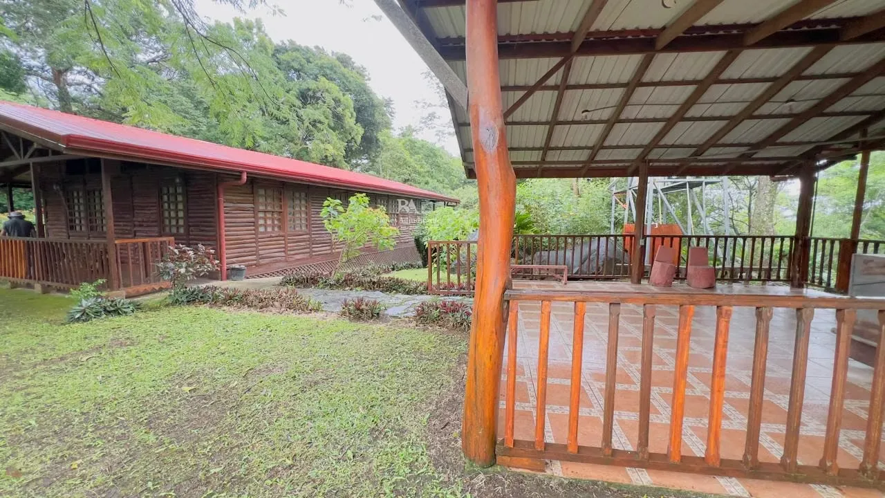 Cabana in Quebrada Grande, Liberia, Guanacaste. Property for sale with full amenities included.