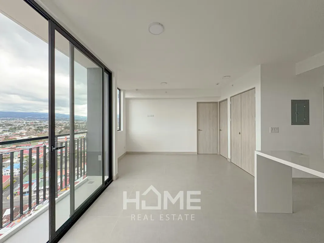 Furnished apartment in the exclusive Sky Garden Nunciatura tower. This single-level apartment is located on the 5th floor and features the following layout: