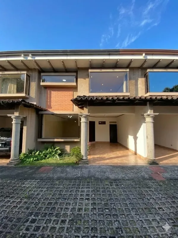 Alquiler de Casa en  Residencial Altamonte Curridabat