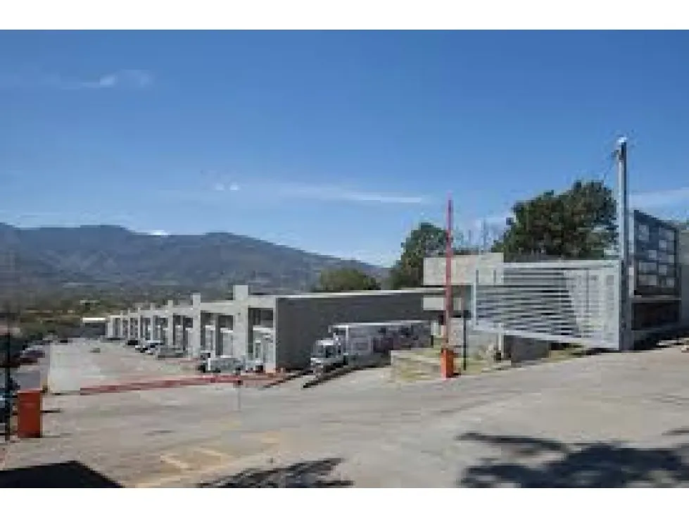 Bodega en Radial Lindora