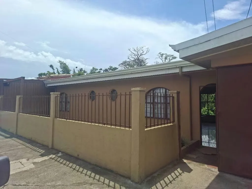 Se alquila casa en guadalupe