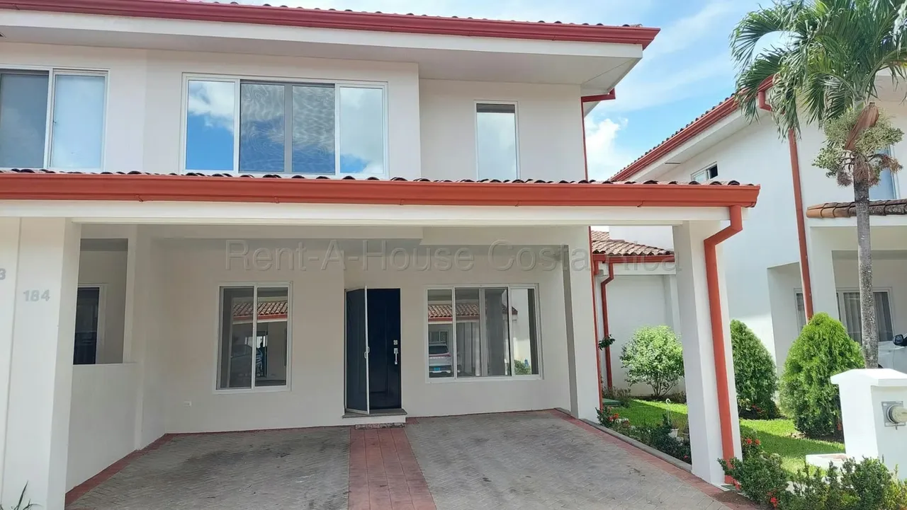 House for rent in Hacienda Colón - 124; 4 Rooms - 124; A / C - 124; Premium threats - 124; 850,000