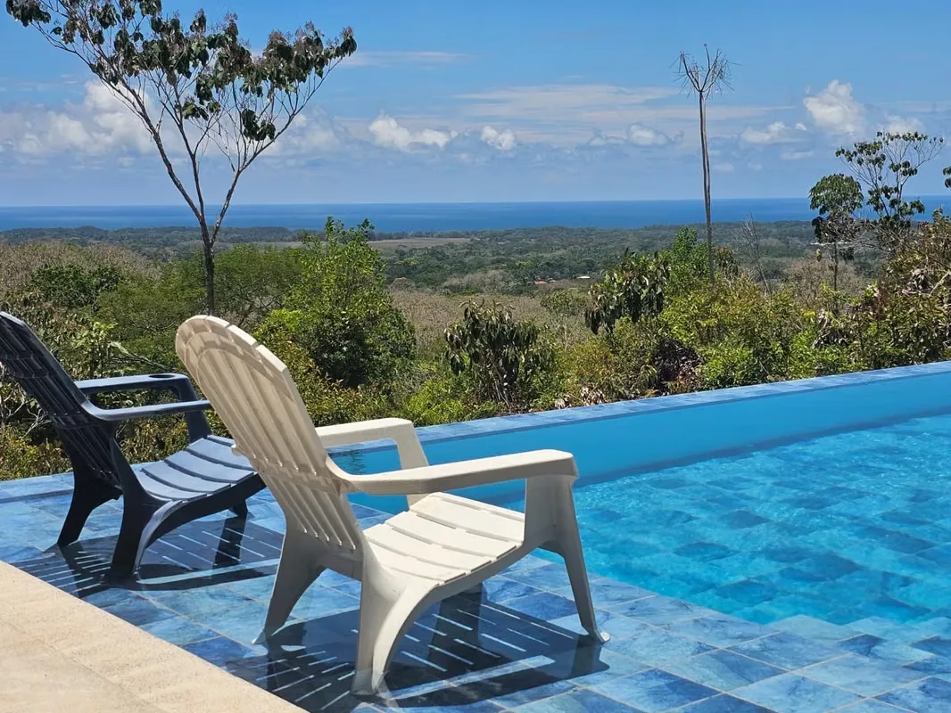 Overlooking the jungle to the coastline below all the way to Manuel Antonio in the distance.