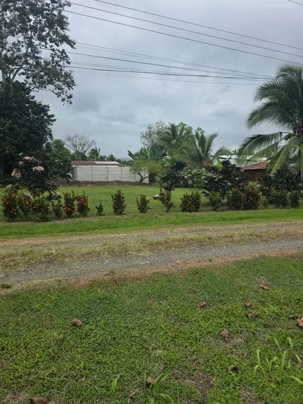 It is sold flat lot of 696 m ² in Quintas del Valle, Chachagua,