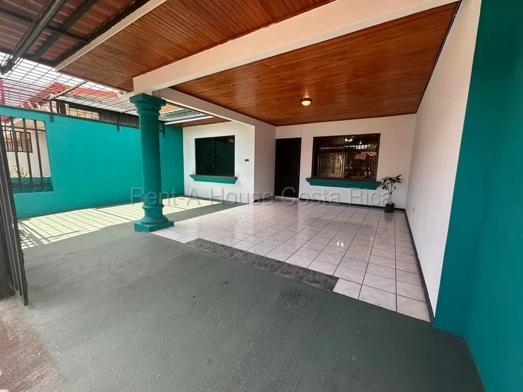 Oportunidad: Casa en El Coyol de Alajuela, Residencial Privado