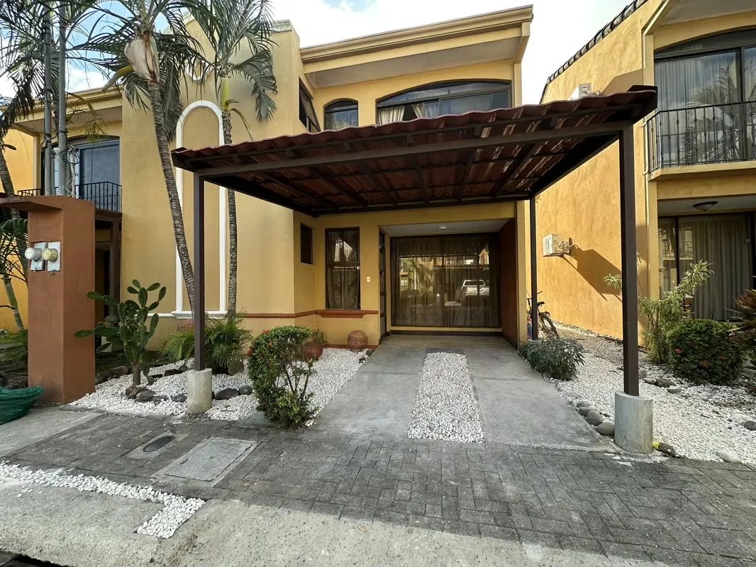 Beautiful and full furnished Condo