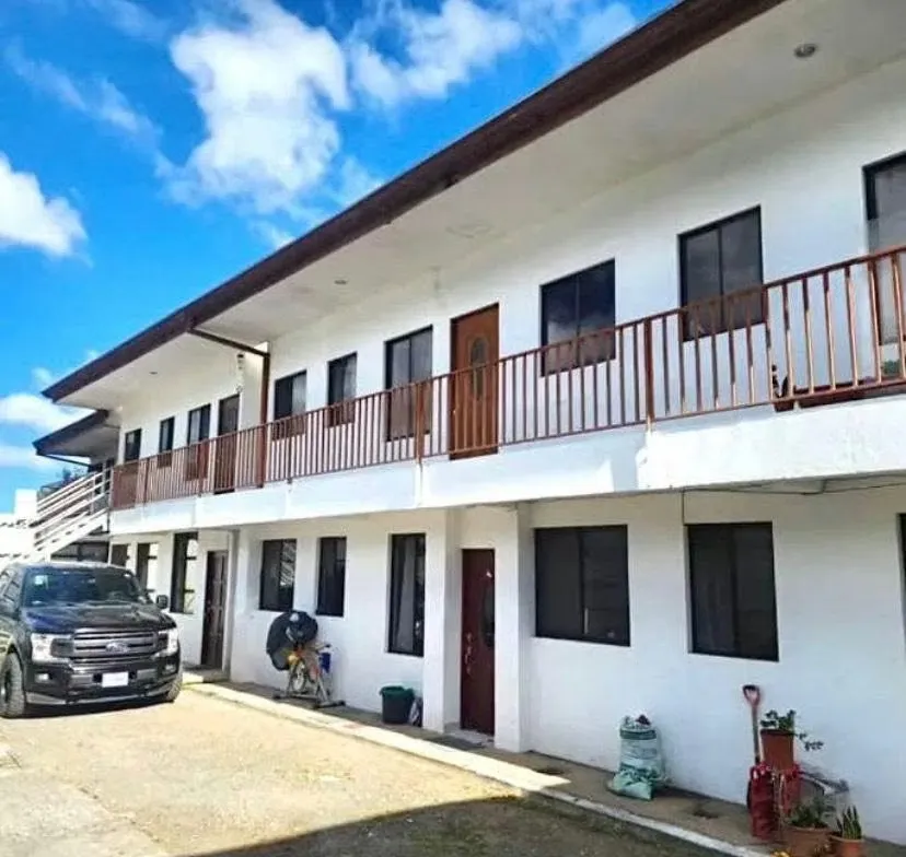 • Dos habitaciones, un baño completo, cuarto de pilas grande y un parqueo. ...