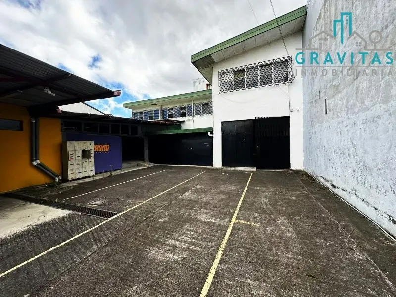 Building for rent in Barrio Dent 720m2 ID 1503